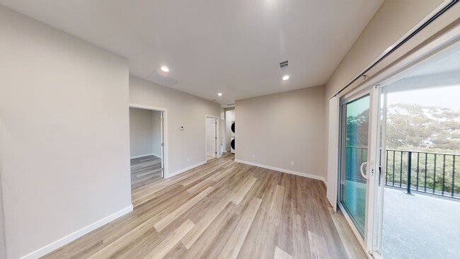 Photo - Remodeled 3BD/1BA!! Private Deck