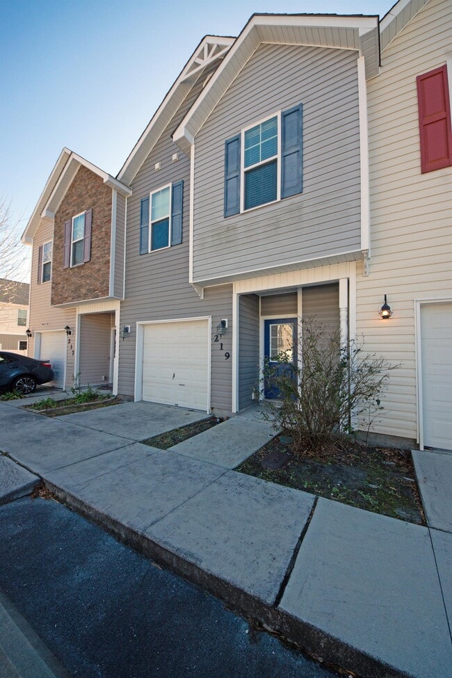 Building Photo - 219 Caldwell Loop