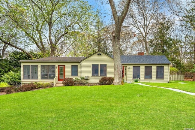Photo - 60 Aspatuck Rd House
