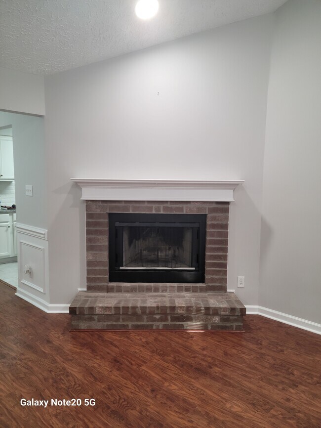 Photo - 667 Roebling Rd