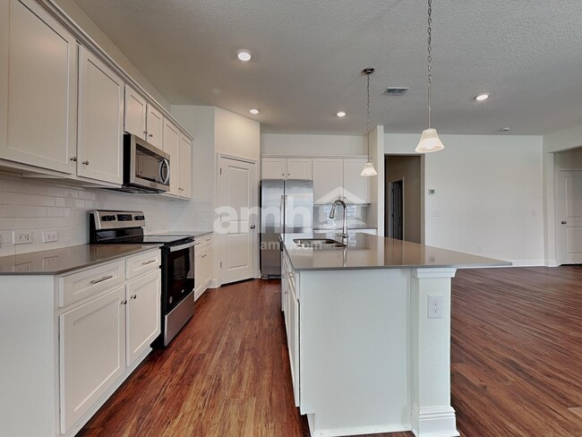 Photo - 27592 St Andrews Ave