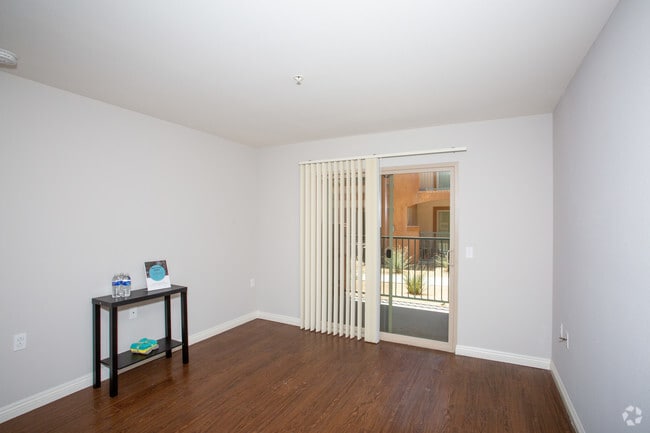 1 BR, 1 BA - Santa Cruz
