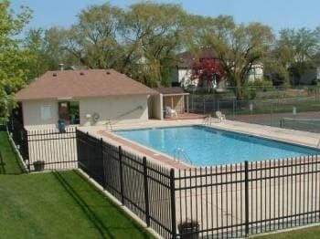 Photo - Beautiful 2 bd 1 1/2 ba as soon as July 1 move-in. Great Vernon Hills location!