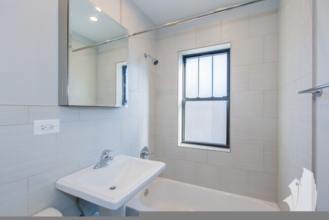 Photo - 1940 W Wilson Ave