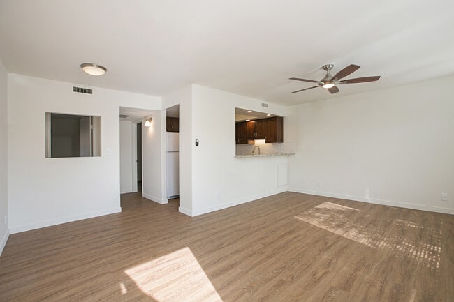 Photo - REMODELED 2BD/1BA BEAUTIFUL CROWN POINT CONDO! ONLY $3,795/MO Unit 4006 Promontory Street