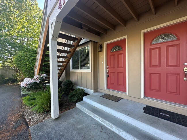 Photo - 415 Healy Ave S