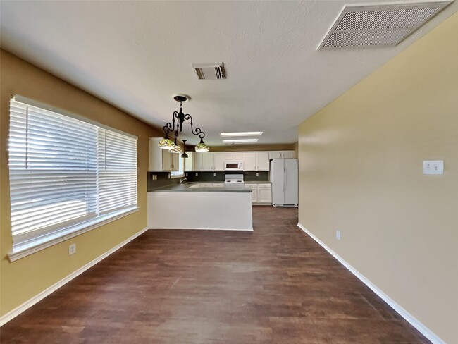 Photo - 149 Bristol Bend Ln