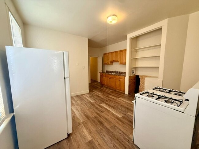 128 Greenwood St Unit 2L