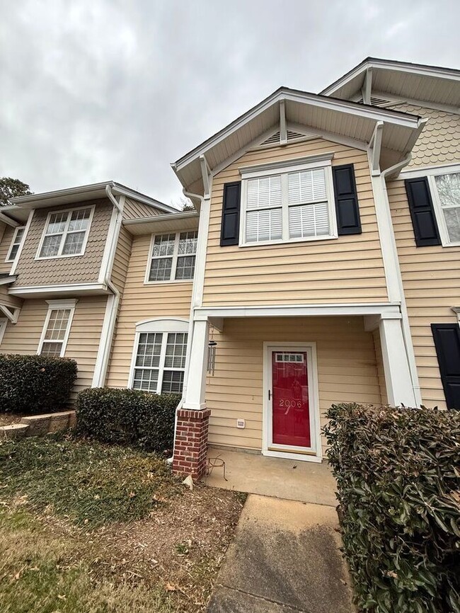 Building Photo - https://youtu.be/wyzPNZAWVWA?si=NV1Tv_AtGaQrvtzh