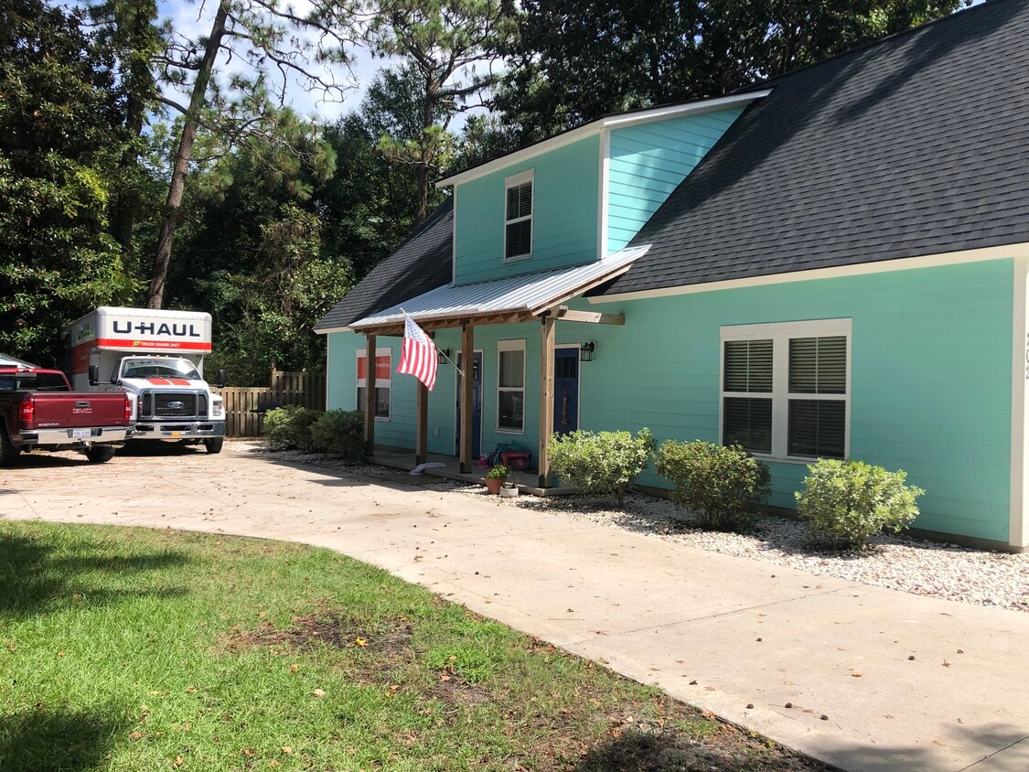 Newer house built in 2018 with separate upstairs and downstairs units - 202 Dixie Ave (Wilmington, NC)