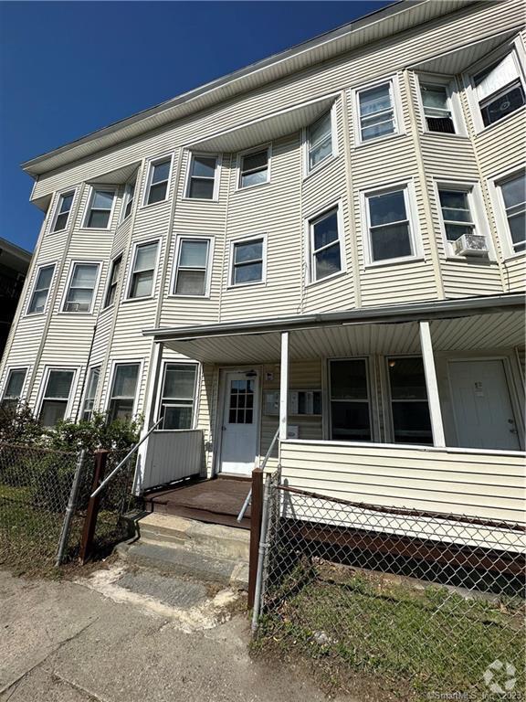 Building Photo - 68 Grove St Unit 3 Rental