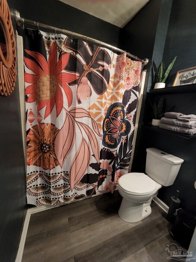 Photo - 501 E Burgess Rd