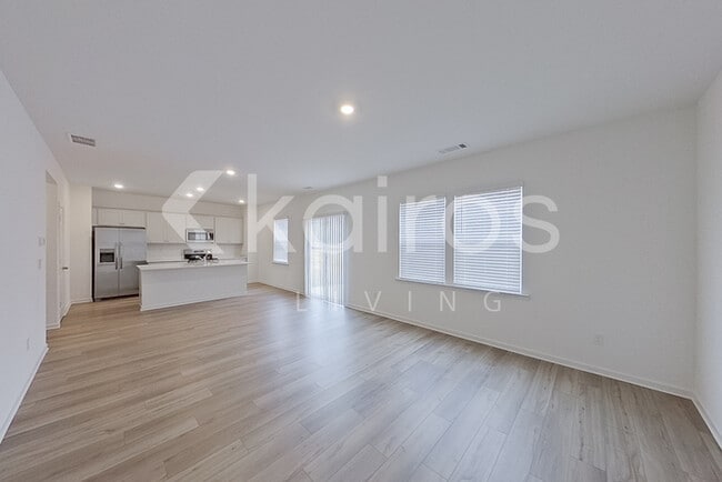 Photo - 212 Birch Ave