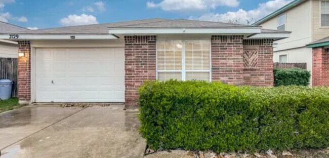 Photo - 7129 Lynn Lake Dr