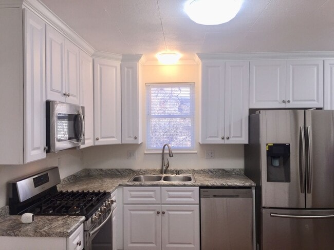 Photo - REMODELED 2 Bedroom Downtown Home