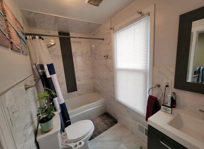 Photo - 591 Christopher St Unidad #2