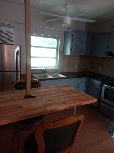Building Photo - 2590 First St Unit 213 Rental