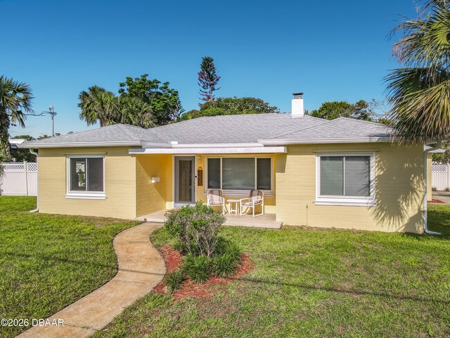 Photo - 1621 N Oleander Ave