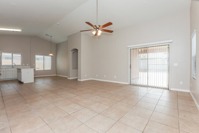 Photo - 1977 W Vineyard Plains Dr