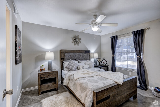 1BR, 1BA - 583SF