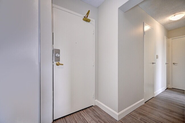 Photo - Campell Court Apartments