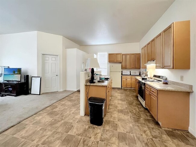 Photo - 612 12th Ave