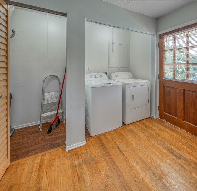 Photo - 111 N Lakeside Dr