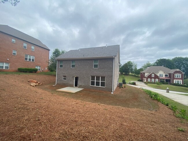 Photo - 5 Bed 3 Bath in Stone Mountain!
