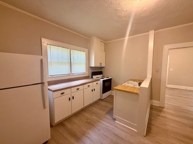 Photo - 939/941 S. Church St Unit 939