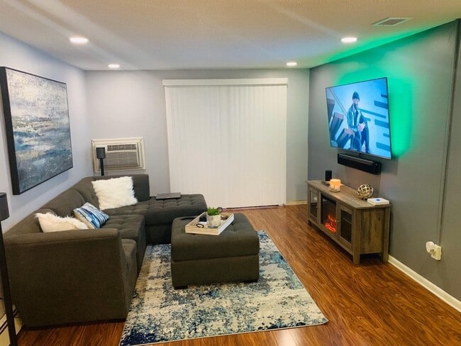 Photo - 272 E Haverhill St Unidad 2