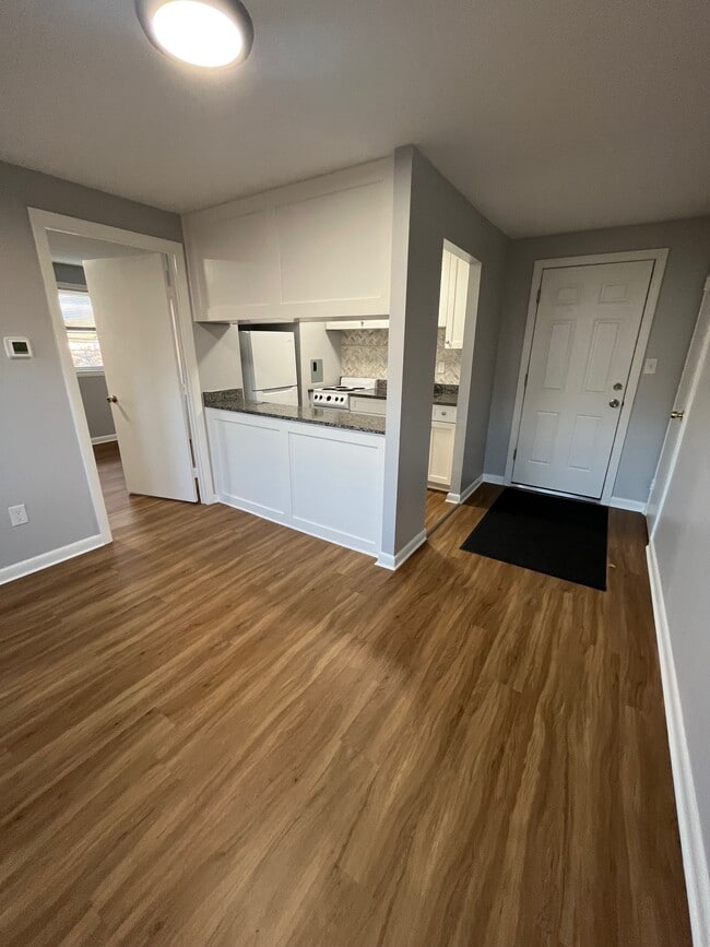 Photo - 15 Fairfax Ave