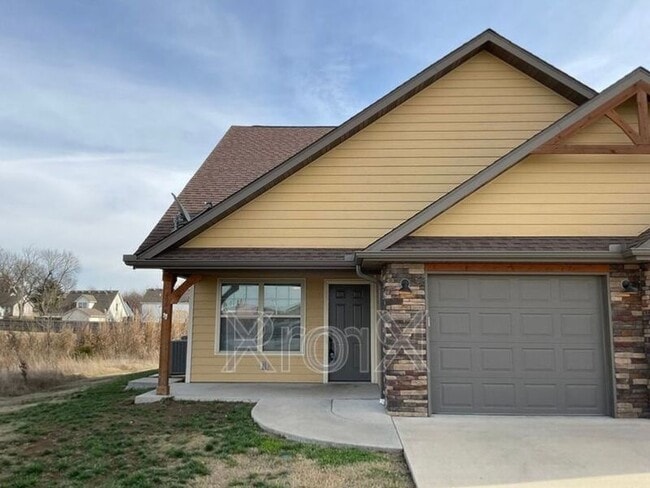 Building Photo - 408 Carson Way Unit Apt A