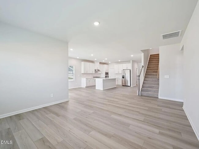 Photo - 300 Karlov Rd