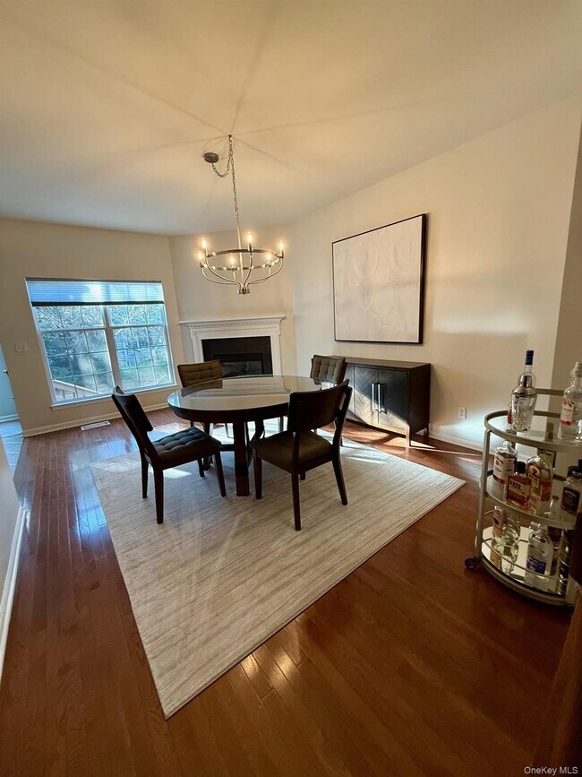 Photo - 955 Huntington Dr