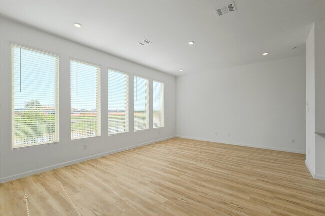 Photo - 5562 Amber Brook Ln