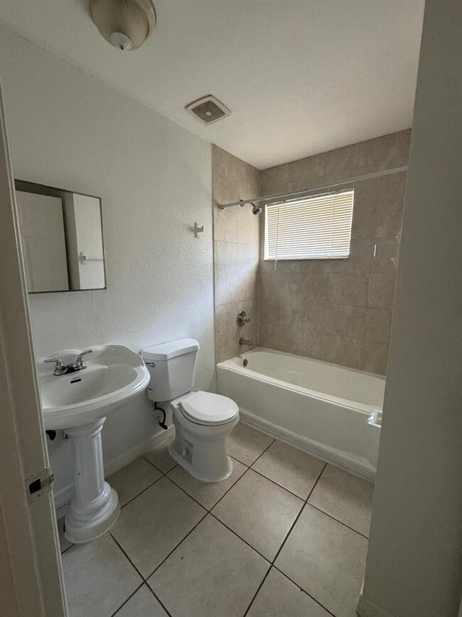 Photo - 240 NW 56th St
