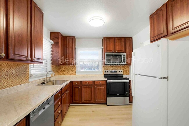 Photo - 1741 Newark St