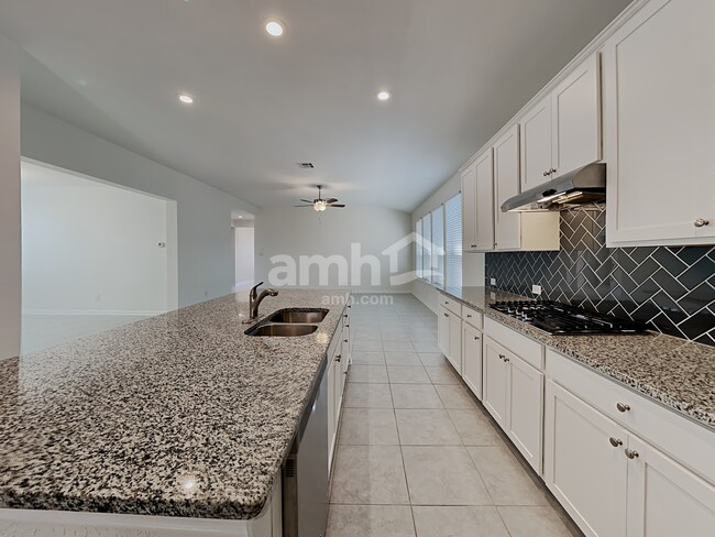 Photo - 2126 Abadeer Trail