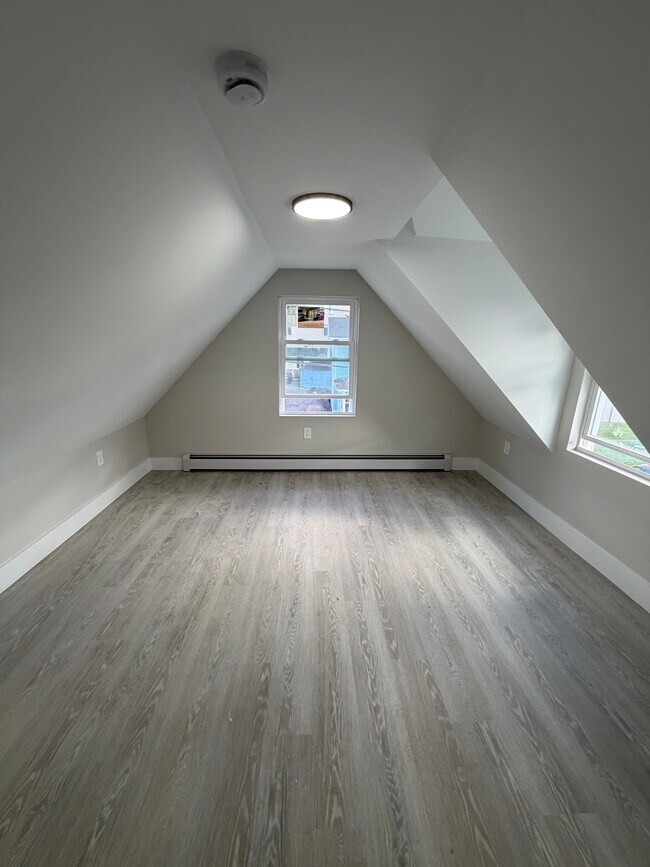 27 N Burnett St Unit 3