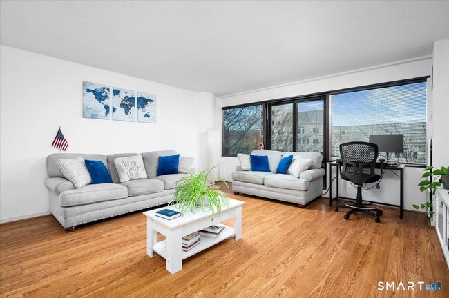 Photo - 127 Greyrock Pl Unit 810