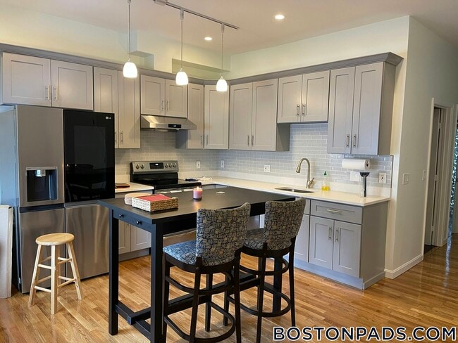 Photo - 285 Dorchester St Unidad 1