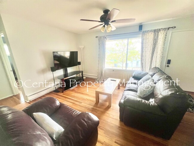 Photo - 715 8th St