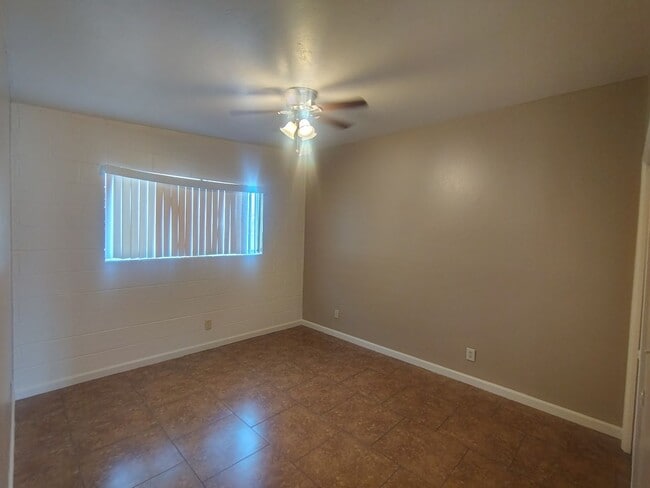 Photo - 3335 Unit #C