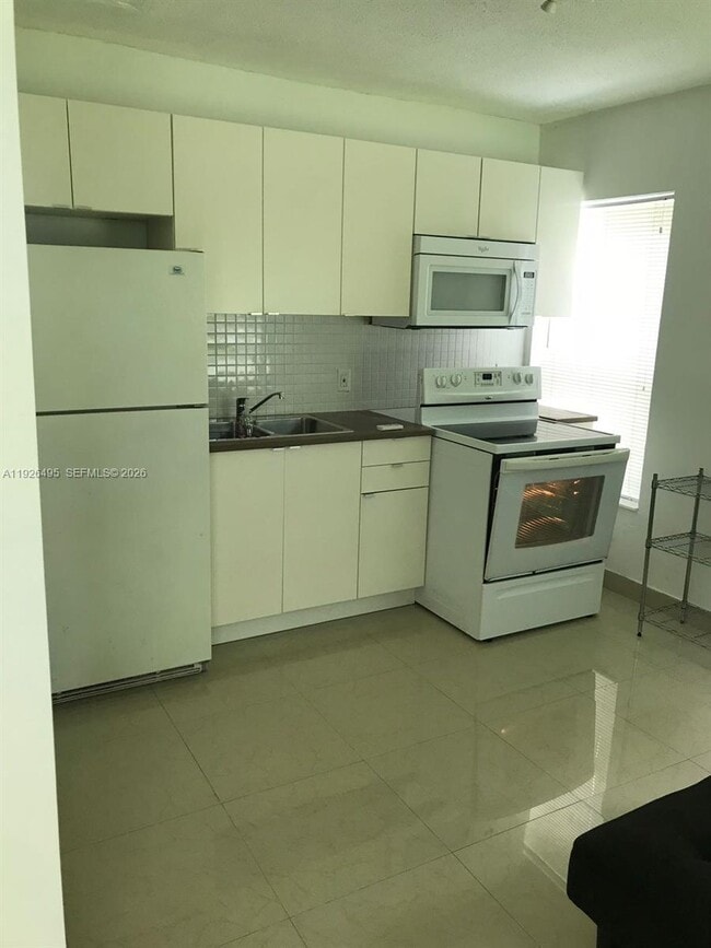 Photo - 2465 NE 183rd St Unit 2