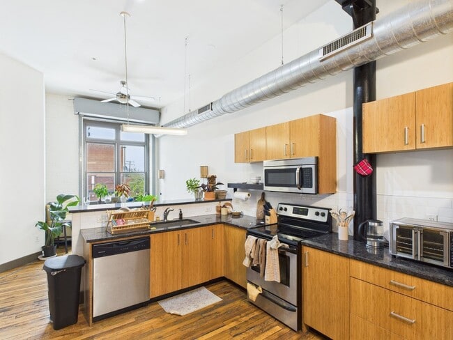 Photo - 1322 W Broad St