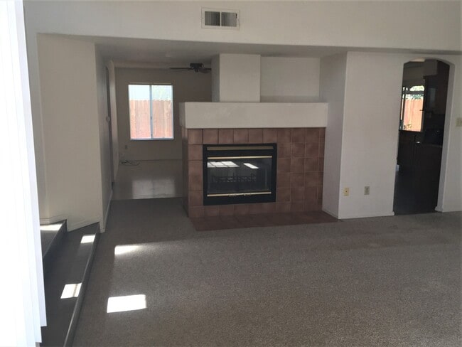 Photo - 2 story 3 bed in Northwest Bakersfield wit...