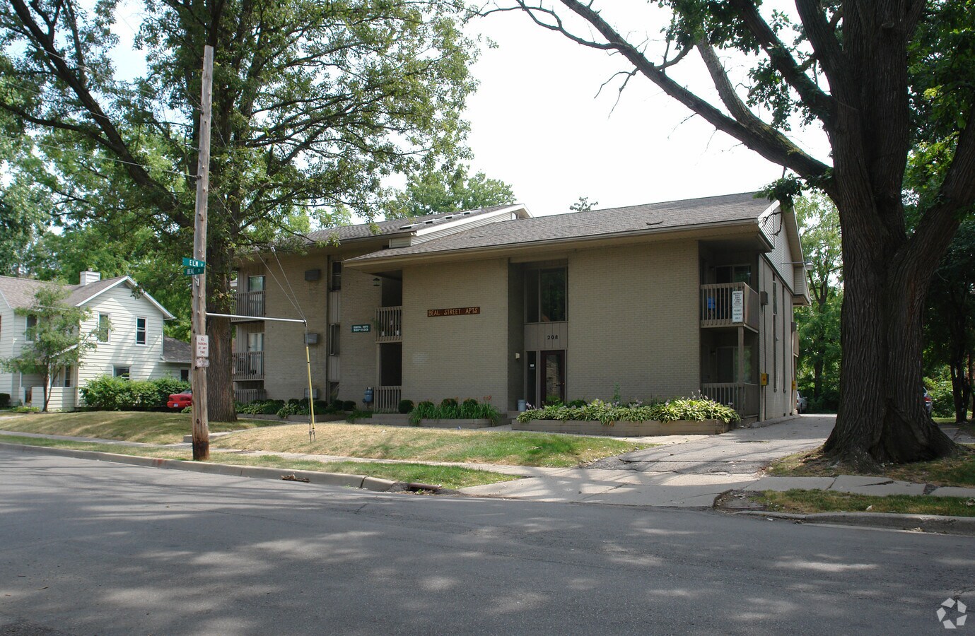 Photo - Beal Street Apartments