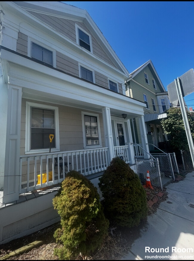 Building Photo - 4 St Mary Rd