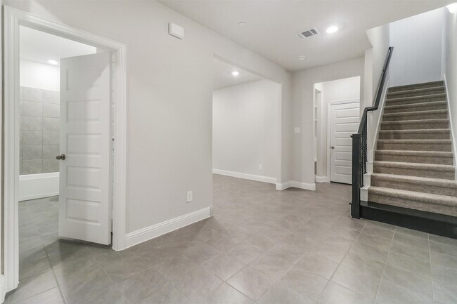 7836 Manilla Dr