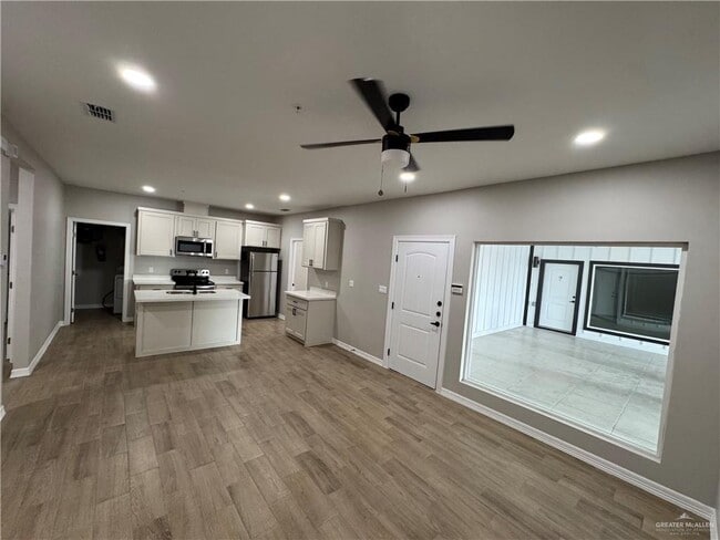 Photo - 13 Ragland Rd Unit 10